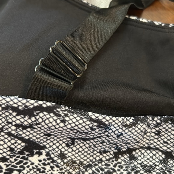 ZYIA Active Size Large Cobra Metallic Light N Tight Sports Bra - Picture 4 of 4